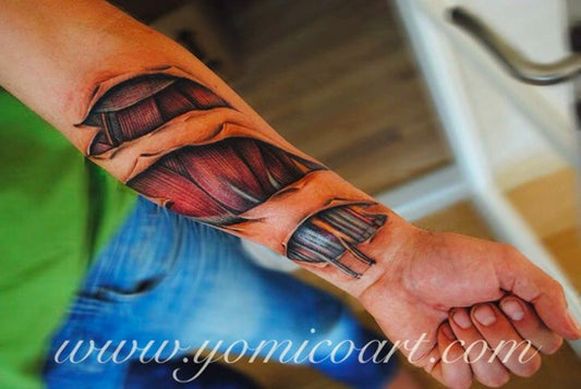 Grandes tatuadores: Yomico Moreno y su colorido hiperrealismo